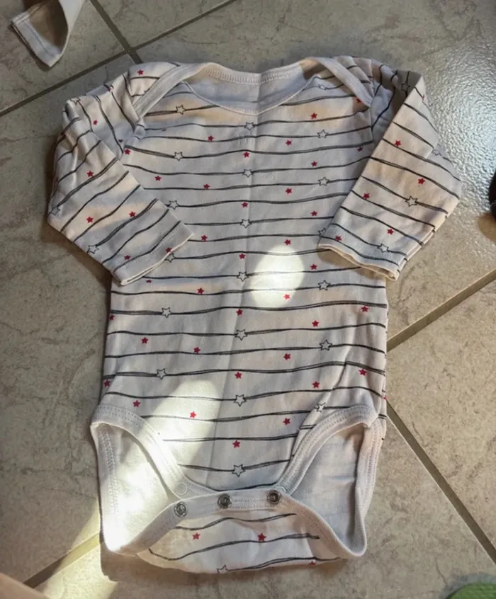 Lot de 3 body bodie 12 mois - photo numéro 6