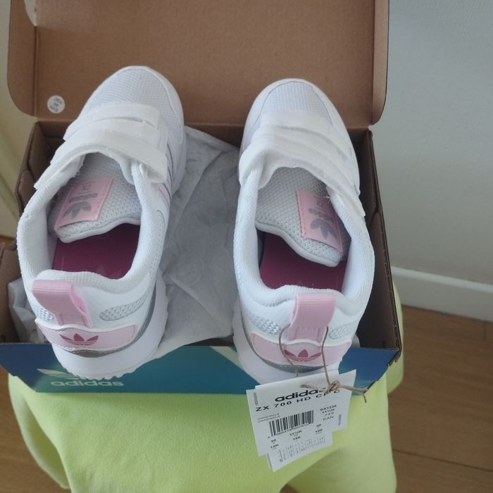 Baskets Adidas Neuve pour fille - photo numéro 9