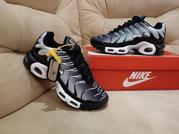 Nike tn enfants gris noir blanc 33 - photo numéro 3