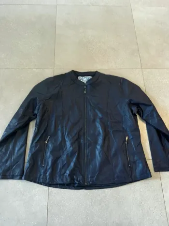 Veste Navy Atlas For Women, bon état mais quelques traces , taille 54/56