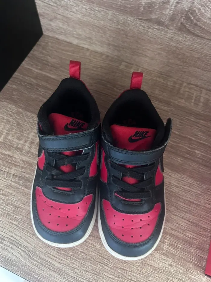 Basket Nike Jordan noir et rouge T25 - photo numéro 6