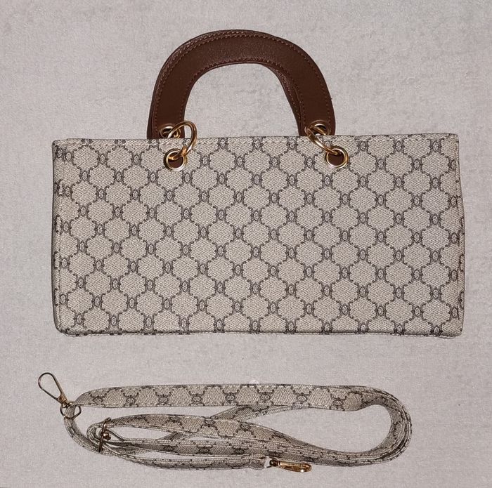 Lots de sac à main. Plusieurs formes et Plusieurs couleurs. Vente a l'unité ou en lots. - photo numéro 2