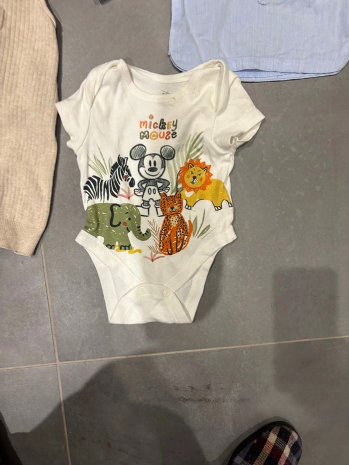 Lot de vêtements garçon taille 1 mois - photo numéro 2