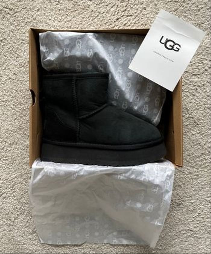 Bottines UGG Mini Platform - Taille 38 - Neuves - photo numéro 8