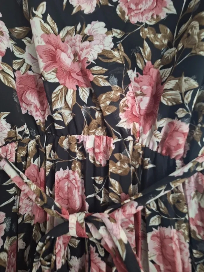 Robe femme fleurie - photo numéro 2