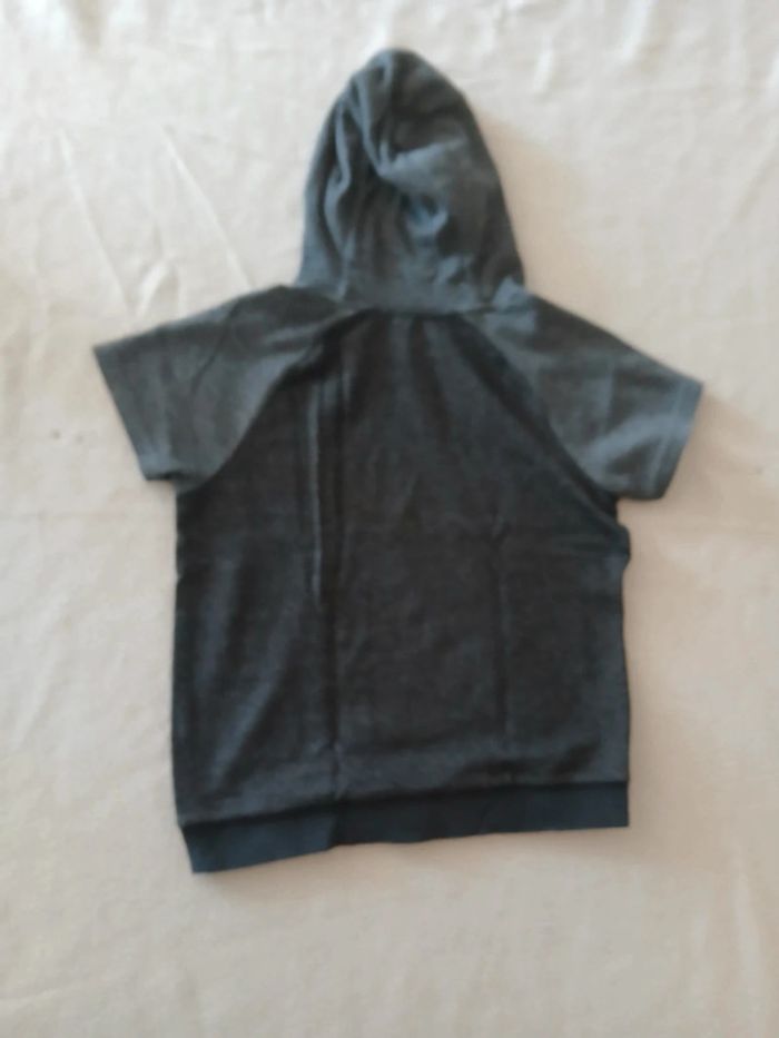 Tee-shirt à capuche garçon 6 ans - photo numéro 3