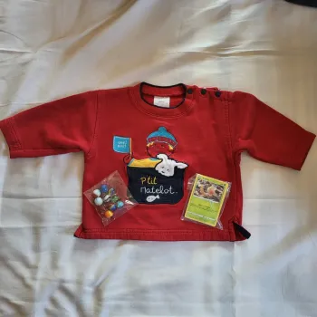 Pull 18 mois + Cartes Pokémon + Billes