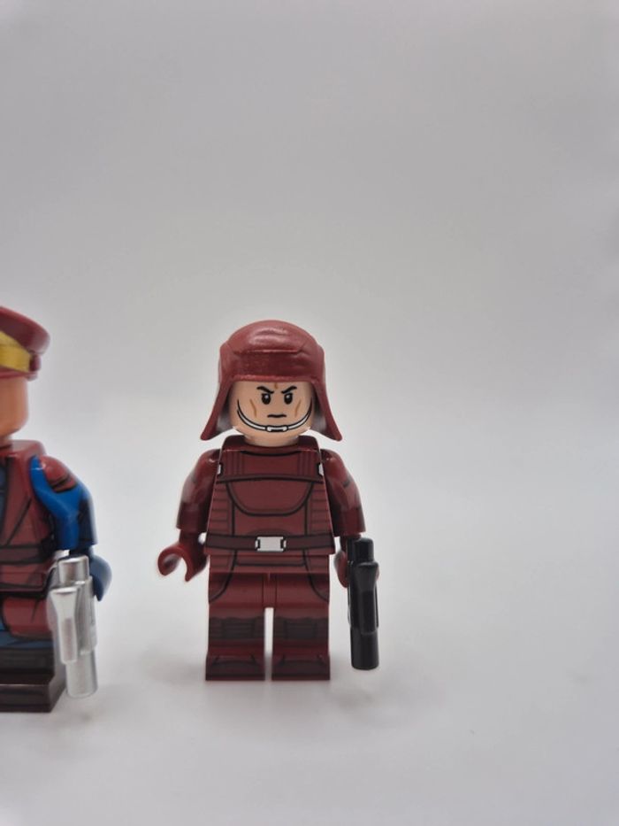 Figurines type lego custom Capitaine Typho et 2 gardes de sécurité de Naboo star wars - photo numéro 4