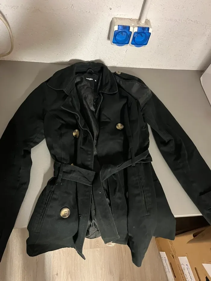 Trench noir - photo numéro 2