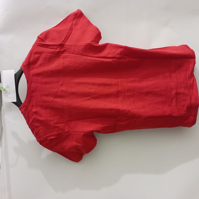 t-shirt rouge rouge "Adidas" abimé au col étiquette 12ans - photo numéro 3