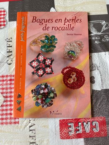 Livre bagues en perles de rocaille