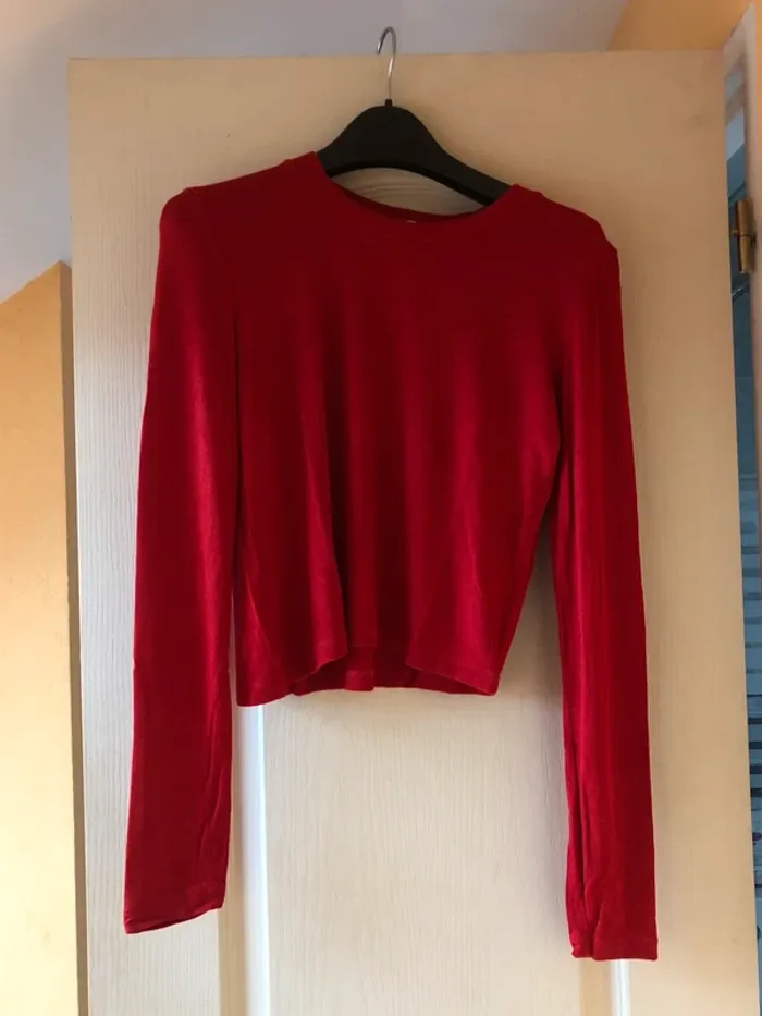 top manches longues rouge stradivarius femme