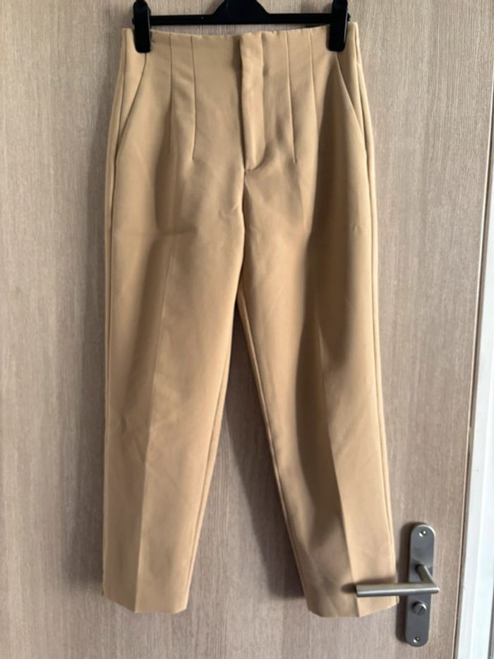 Sublime pantalon à pince 7/8eme beige - Zara - T36