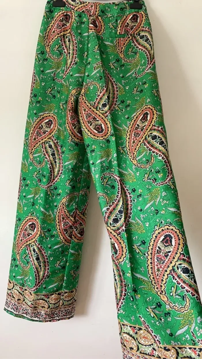 Pantalon imprimée taille haute Zara taille XS - photo numéro 2