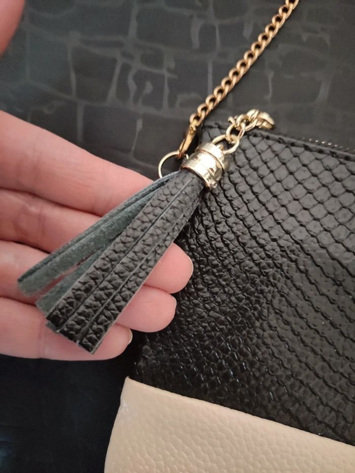 Pochette neuve avec chaîne - photo numéro 2