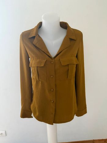 Chemise Kiabi kaki en très bon état taille XS
