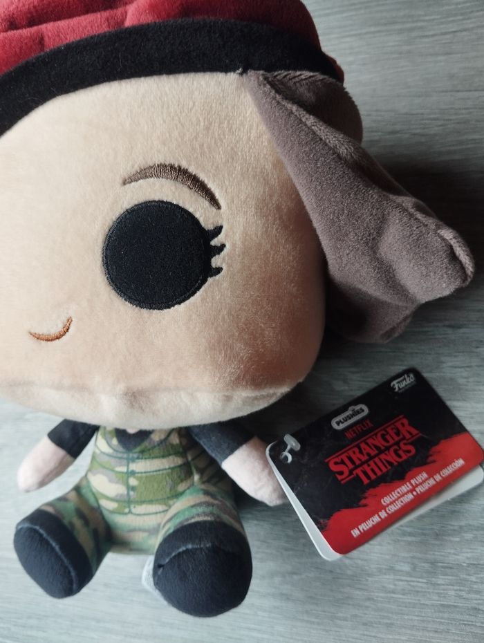 Stranger Things : Funko Peluche Hunter Robin - photo numéro 4