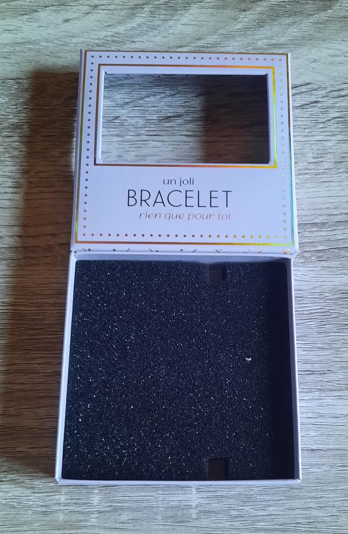Boite d'emballage cadeau pour bracelet - photo numéro 3