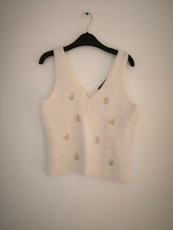 Pull sans mache beige avec fleurs