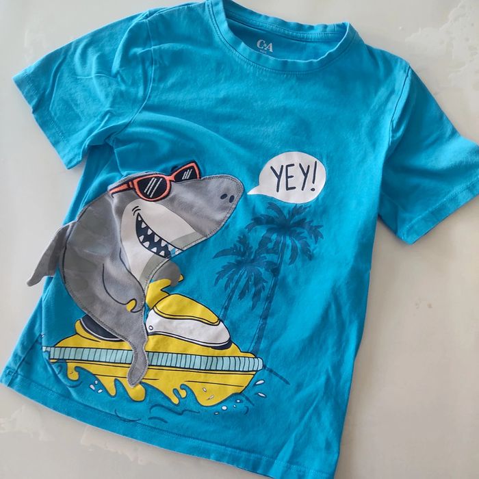 Tee shirt taille 8 ans