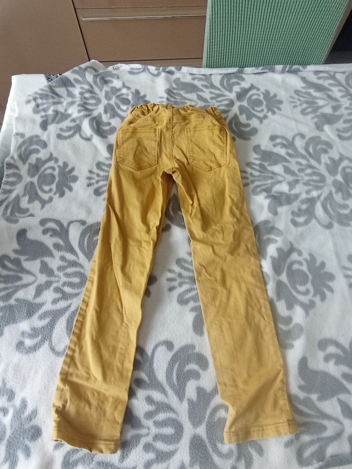 Pantalon slim moutarde 7 ans Kiabi 3€ - photo numéro 3
