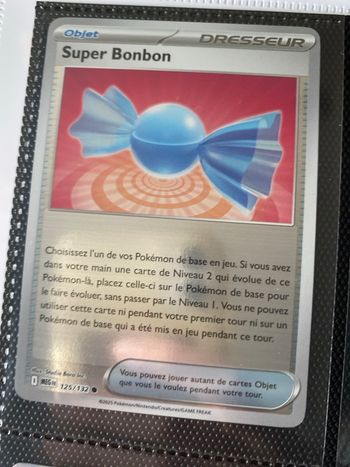Carte Pokémon holographique neuf