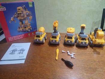 Véhicules et robot a construire