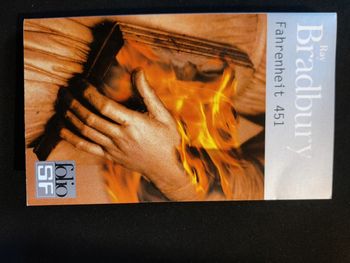 Fahrenheit Ray Bradbury