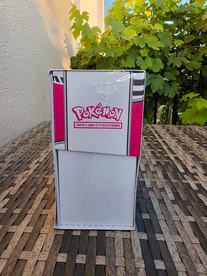 Pokémon: Coffret Dresseur d’élite Écarlate et Violet – Flamme Blanche – Reshiram - photo numéro 2
