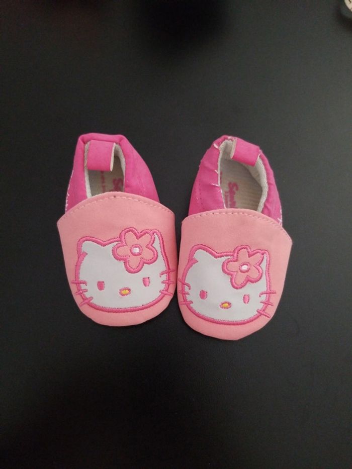 Chaussons 0-3mois hello kitty