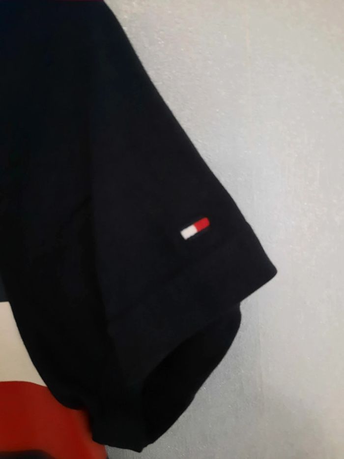 Tee-shirt tommy hilfiger taille s - photo numéro 3