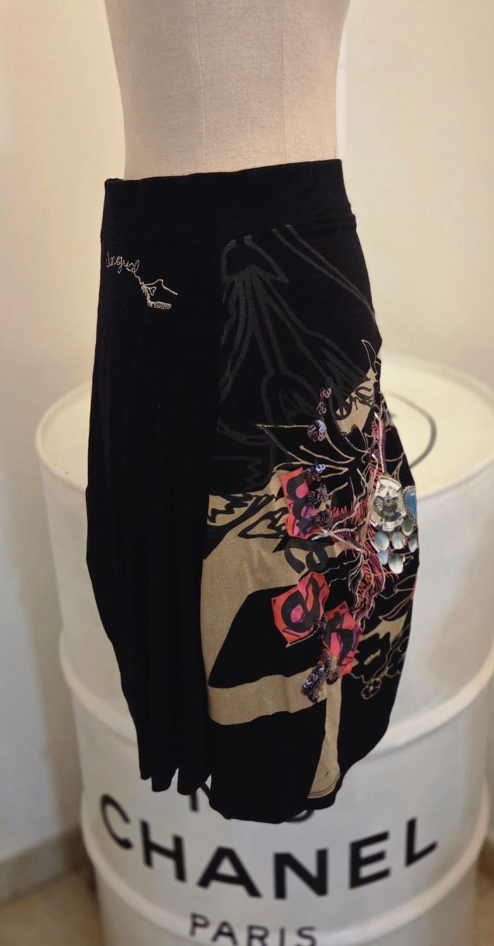 Jupe Desigual T.36/38 – coupe asymétrique – noir & beige motifs bijoux – style bohème chicl - photo numéro 7