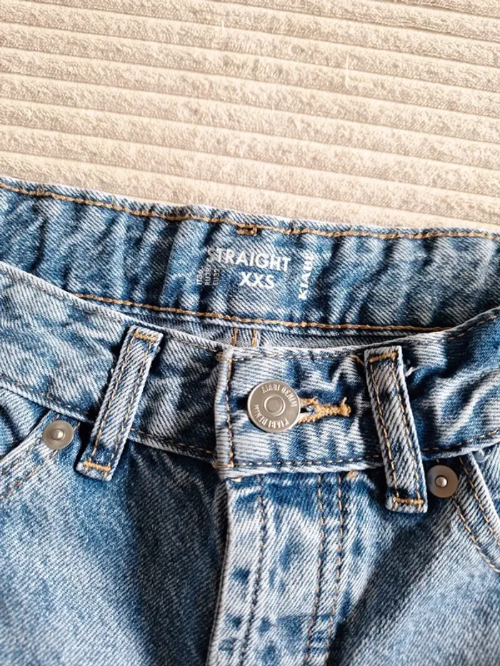 Jean troué straight - photo numéro 4