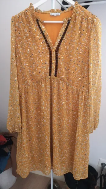 Robe jaune fleuri
