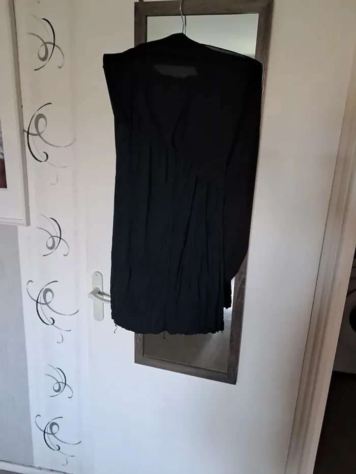 Robe longue noire sans manche - photo numéro 4