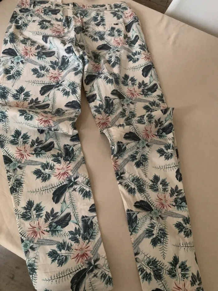 Pantalon camaïeu taille 38 style chino tres bon état motifs fleurs - photo numéro 9