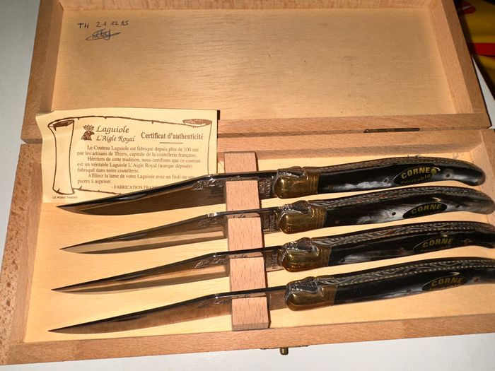 Set couteaux laguiole