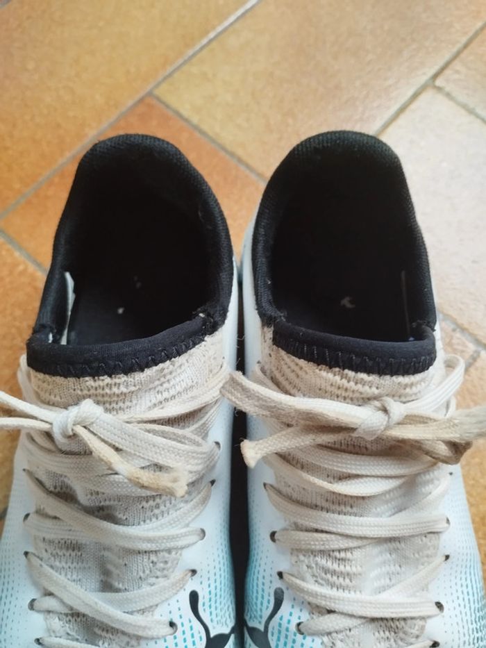 🔘 Crampons de football - Pointure 33 - Puma 🔘 - photo numéro 2