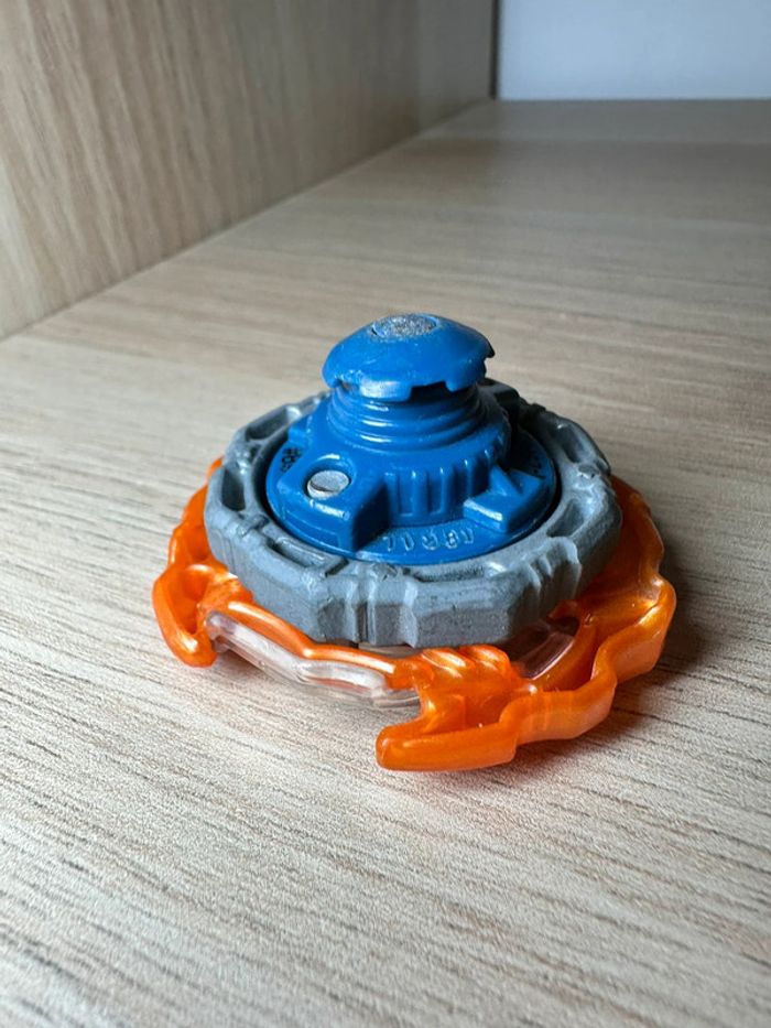 Toupie beyblade roktavor - photo numéro 2