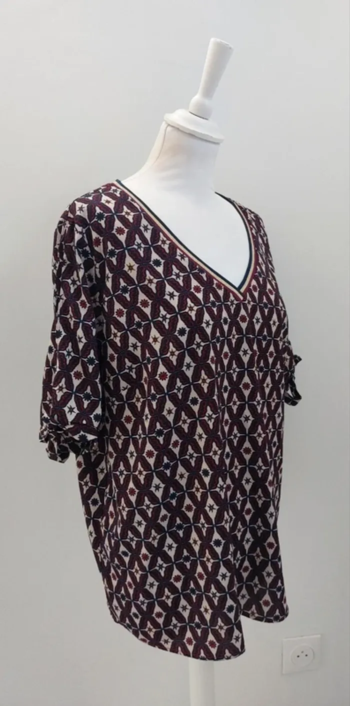 Blouse fluide manches courtes décolleté en v taille 46 - photo numéro 2