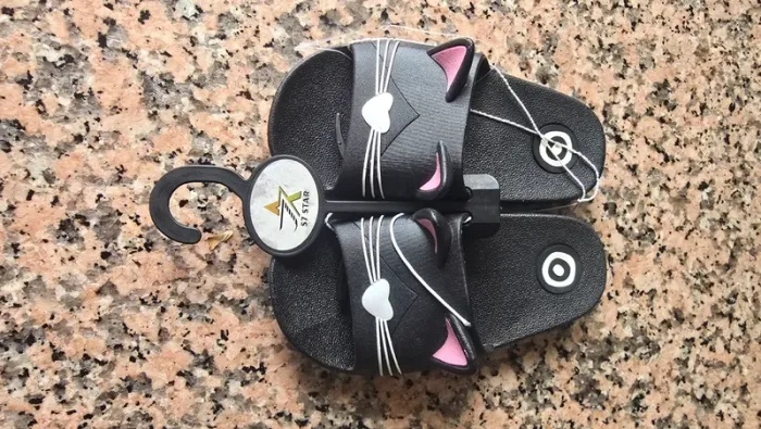 Claquette chat taille 23-24 neuf