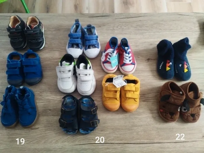 10 paires de chaussures/chaussons garçon du 19 au 22 - photo numéro 2