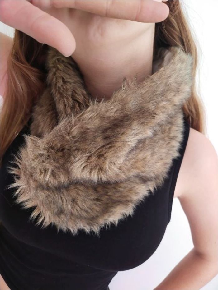 đcol fille fausse fourrure