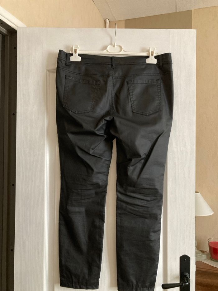 Pantalon simili cuir noir - photo numéro 2