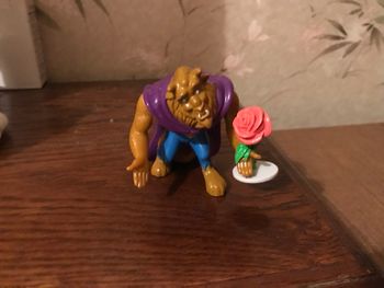 Figurine la belle et la bête et la rose 