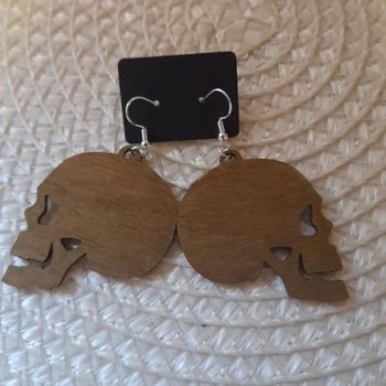 Paire de boucle d oreille tête de mort artisanal