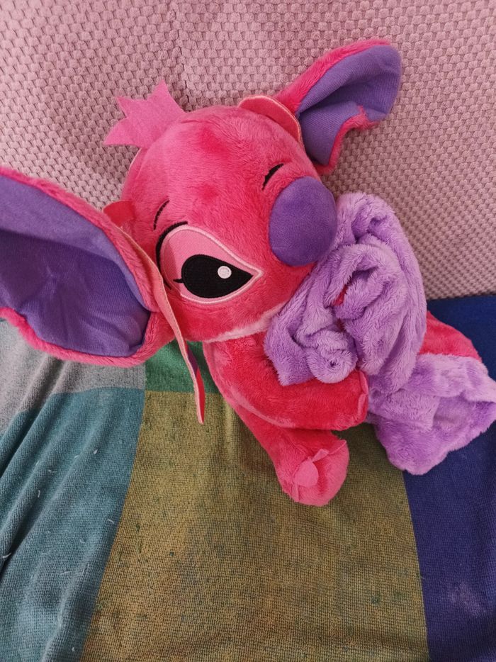 Peluche Stitch avec doudou - photo numéro 2