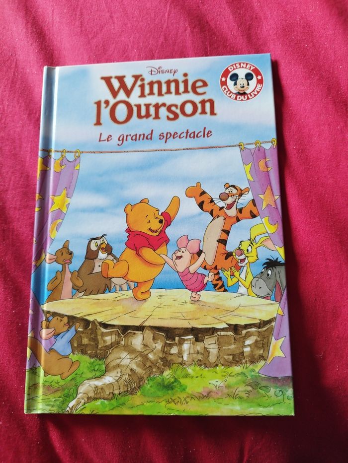 Livre Disney club du livre Winnie l'ourson le grand spectacle