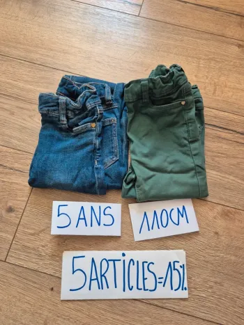 Lot 2 jeans Tape à l’Œil – 5 ans / 110 cm