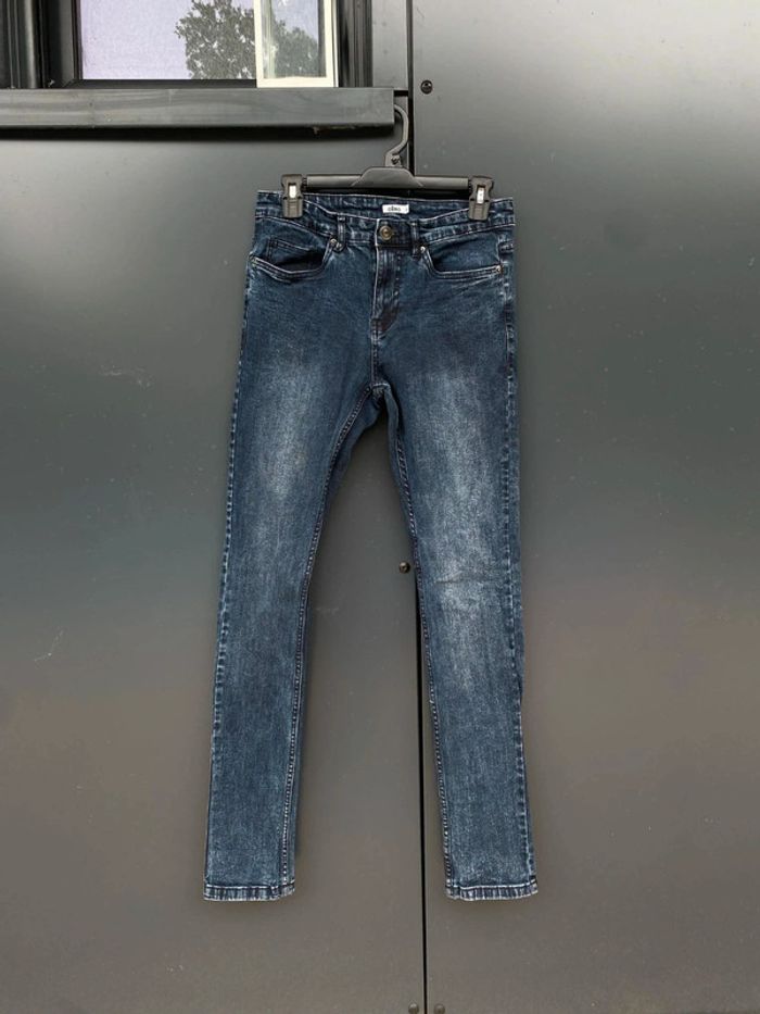 Jean slim bleu. T36 - photo numéro 1